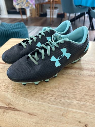 Black Men's Size M 8.0 (W 9.0) Under Armour ClutchFit Force 2.0 FG Molded Cleats Cleats (Used)