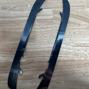 NHL Pro Stock Game Used Bauer FLY-TI 272mm Dallas Stars Skate Blades / Runners