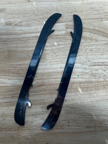 NHL Pro Stock Game Used Bauer FLY-TI 272mm Dallas Stars Skate Blades / Runners