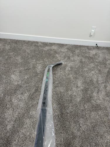 Senior Warrior Covert QR6 Pro Left Hand Hockey Stick M03(P92M) 85 Flex (New)