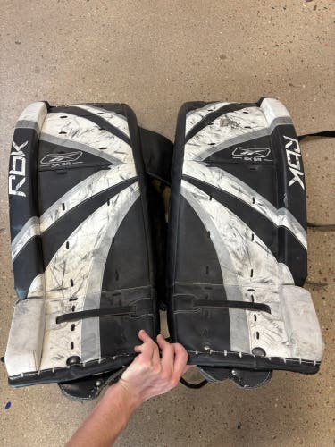 32" Senior Reebok 5K Goalie Leg Pads (Used)