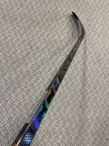 Youth CCM XF Ghost Right Handed Hockey Stick P28 30 Flex (New)