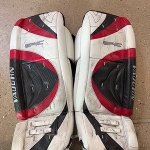 30" Junior Vaughn Epic 800 Goalie Leg Pads (Used)
