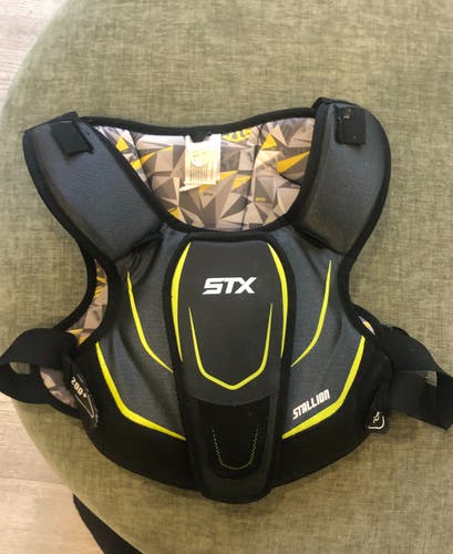 STX Stallion 200+ Shoulder Pads Large (Used)