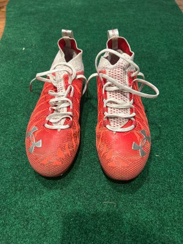 Red Men's Size M 11.0 (W 12.0) Adult Under Armour Molded Cleats Cleats (Used)