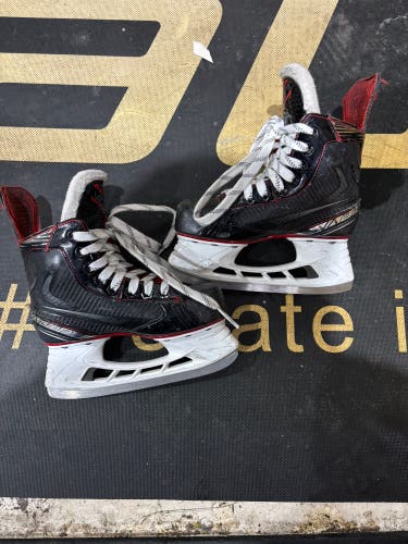 Junior Bauer Vapor X2.7 Hockey Skates Regular Width Size 1 (Used)