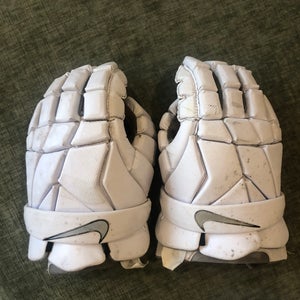 Nike Vapor select player Gloves Medium (Used)
