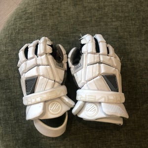 Maverik M5 player Gloves Medium (Used)