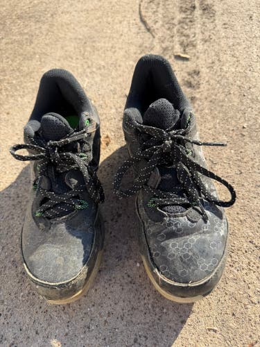 Kid's 3Y (Big Kids / Youth) Youth Under Armour (Used)