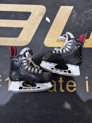 Youth Bauer Vapor 1X Hockey Skates 12 (Used)