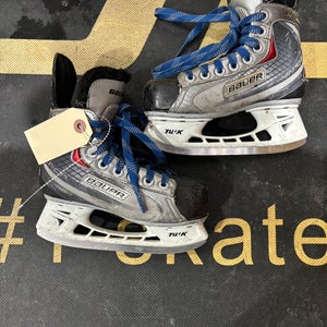 Youth Bauer Vapor X:20 Hockey Skates Extra Wide Width 11.5 (Used)