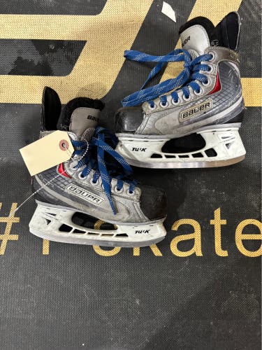 Youth Bauer Vapor X:20 Hockey Skates Extra Wide Width 11.5 (Used)