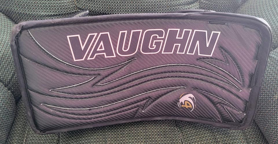 Vaughn Velocity 7600 Pro Spec Black Regular Goalie blocker