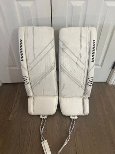 30" 2022 Warrior Ritual G6 E+ Goalie Leg Pads (Used)