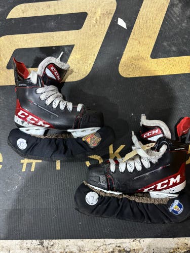 Junior CCM JetSpeed FT485 Hockey Skates Size 1.5 (Used)