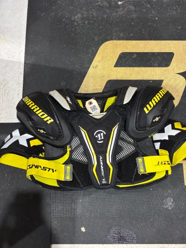 Small / Medium Intermediate Warrior Dynasty AXLT Shoulder Pads (Used)