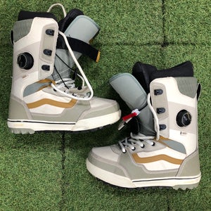 2023 Men's 9.5 Vans Invado Pro Snowboard Boots (Used)