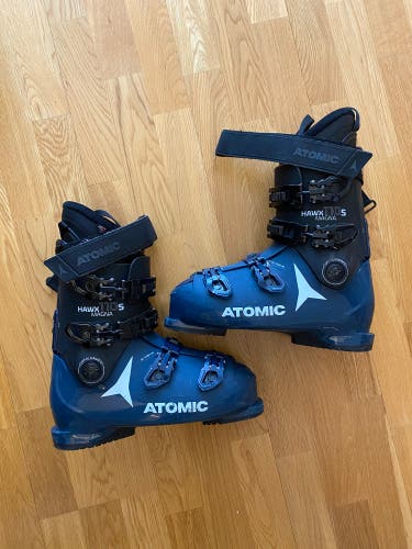 Mondo 28 & 28.5 Men's Atomic All Mountain Hawx Magna 110 S Ski Boots Medium Flex (Used)