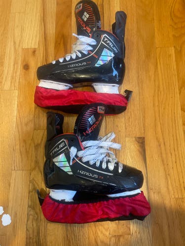 True HZRDUS 7x Hockey Skates Size 6 (Used)