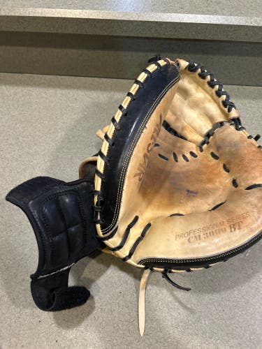 Used. All Star Pro Elite 35" Baseball Catcher's Mitt: CM3000BT