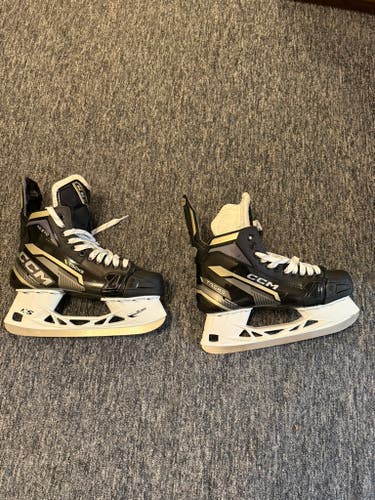 CCM Tacks AS-570 Hockey Skates Regular Width 9 (Used)