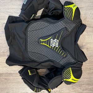 Large Youth Sher-Wood Rekker Shoulder Pads (Used)