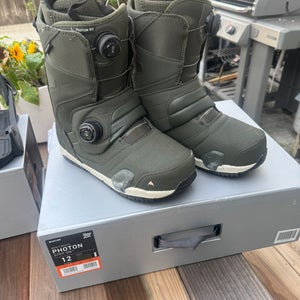 Men's Size M 12.0 (W 13.0) Burton Photon Snowboard Boots Medium Flex All Mountain (Used)