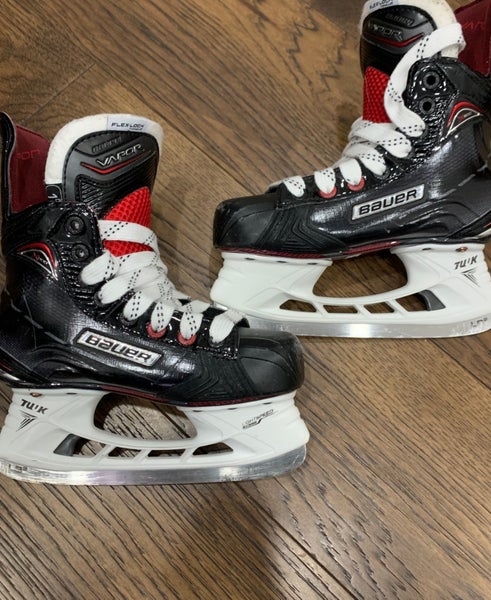 Bauer Vapor X800 Hockey Skates Regular Width Size 1 (Used)
