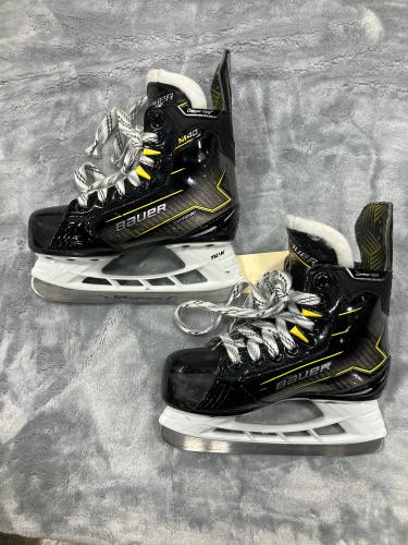 Youth Bauer Supreme M40 Hockey Skates Regular Width 12.5 (Used)