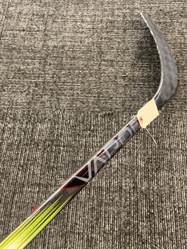 Used Junior Bauer Vapor Hyperlite 2 Right Handed Hockey Stick P88