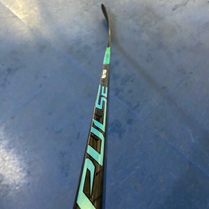 Senior Bauer Pulse Right Handed Hockey Stick P92 77 Flex (New)