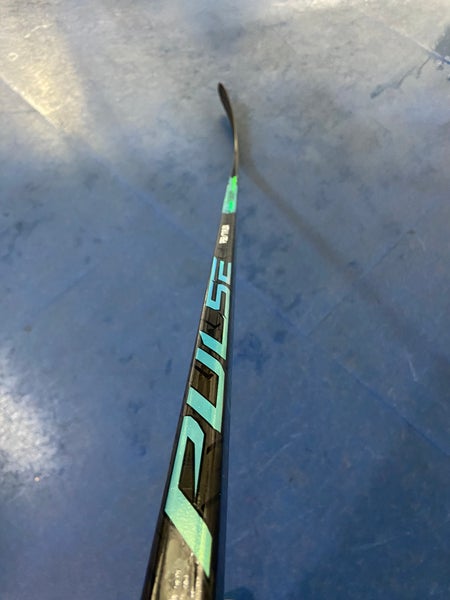 Senior Bauer Pulse Right Handed Hockey Stick P92 77 Flex (New)