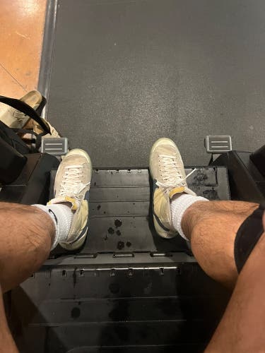 Men's Size M 9.5 (W 10.5) Adult Nike Blazer Shoes (Used)