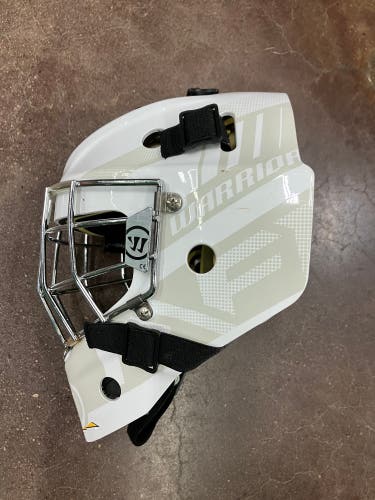 White Youth Warrior R/F1 Goalie Mask (Used)