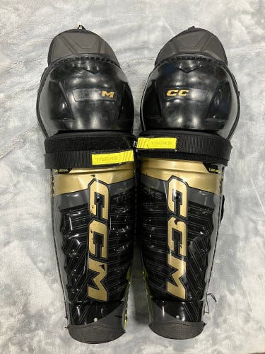Senior CCM Tacks AS-V Pro Shin Pads 15" (Used)