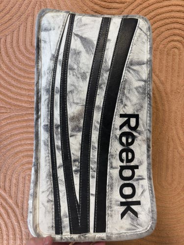 Senior Reebok 18K Goalie Blocker Regular (Used)