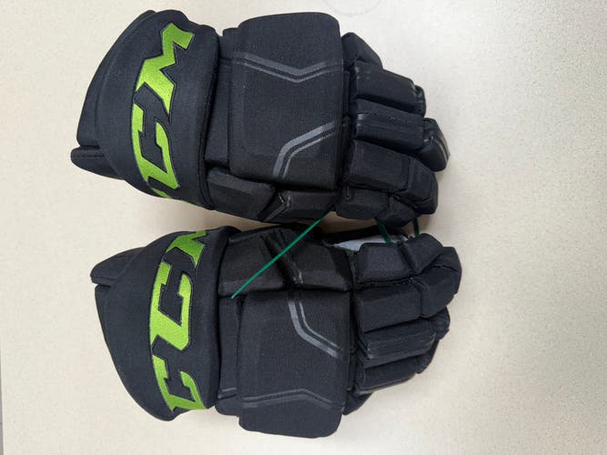 CCM Dallas Stars Blackout Gloves 14 Pro Stock