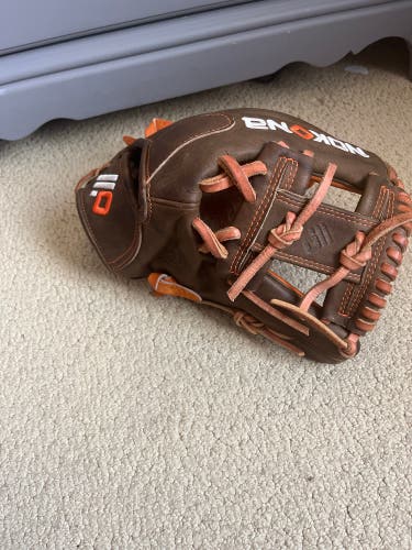 2023 Nokona Hunting Season RH Outfield Baseball Glove 12" (Used)