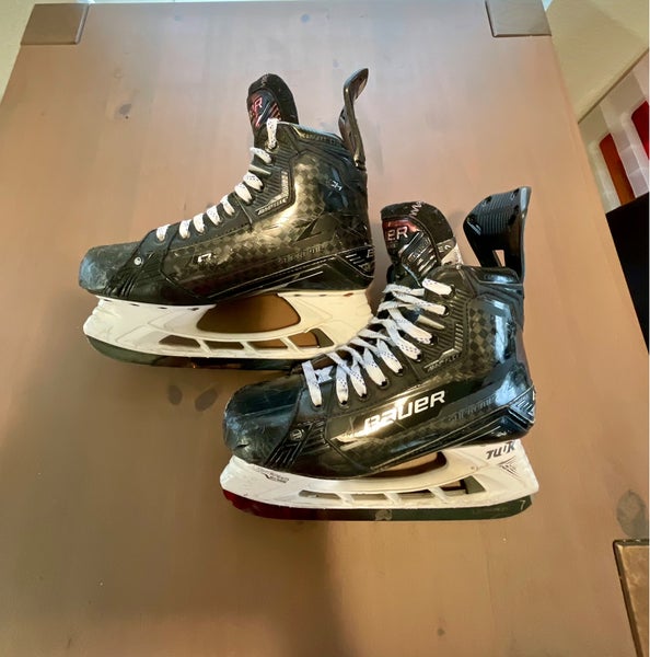 2022 Bauer Supreme Mach Hockey Skates Regular Width 8 (Used)