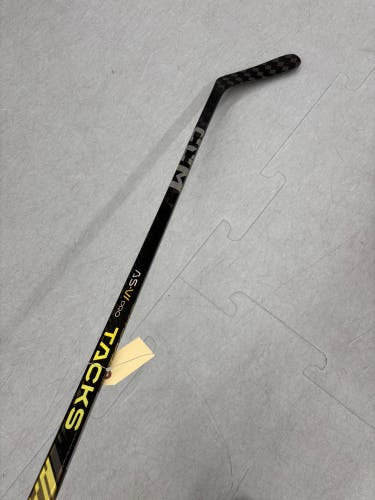 Intermediate CCM Super Tacks AS-V Pro Hockey Stick Right Handed P29 55 Flex | 62"