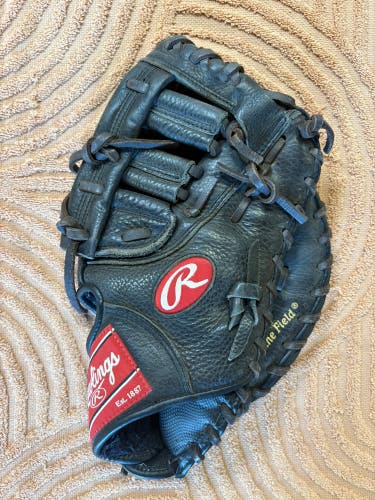 Black Rawlings Renegade RH First Base Baseball Glove 11.5" (Used)