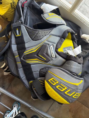 BAUER SUPREME S150 Shoulder Pads Senior Men’s Small