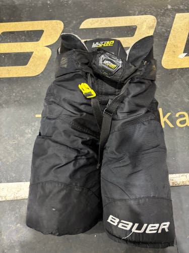 Black Senior Medium Bauer Supreme Ultrasonic Hockey Pants (Used)