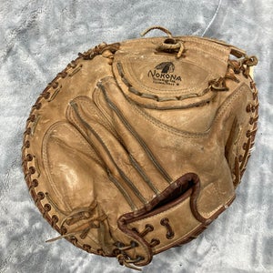 Brown Adult Nokona CM200 RH Baseball Glove 34" (Used)