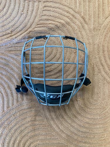 Medium CCM FM580 Cage (Used)
