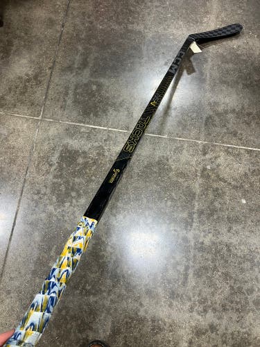 Junior CCM Super Tacks AS-V Hockey Stick Right Handed P29 50 Flex (Used)