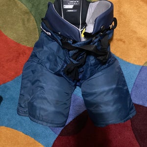Junior Large Bauer Supreme Matrix Hockey Pants (Used)