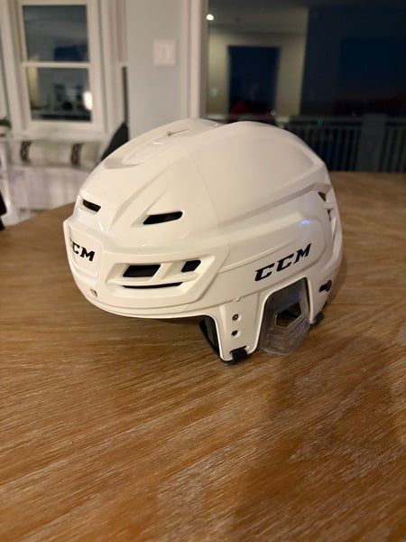 White Medium CCM Tacks 310 Helmet