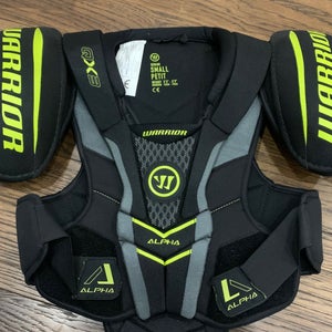 Small Senior Warrior Alpha QX3 Shoulder Pads (New)