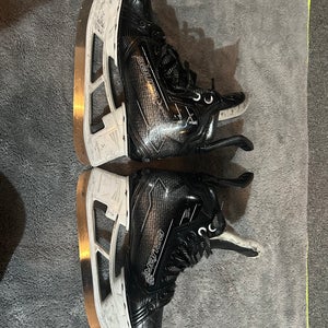 2024 Bauer Supreme M50 Pro Hockey Skates Regular Width Size 4 (Used)